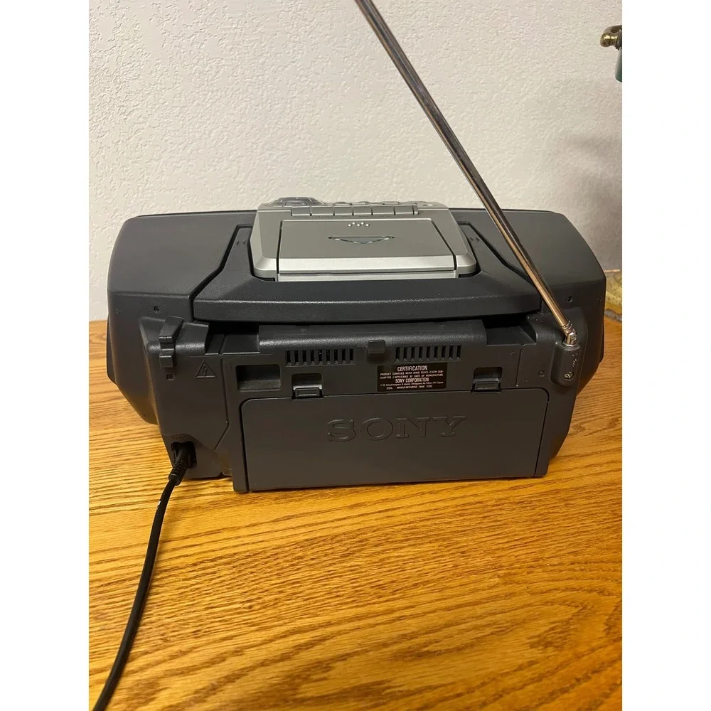 Sony CFD-S47 CD Radio Cassette-Corder Boombox Mega Bass Black Silver AM FM Tuner